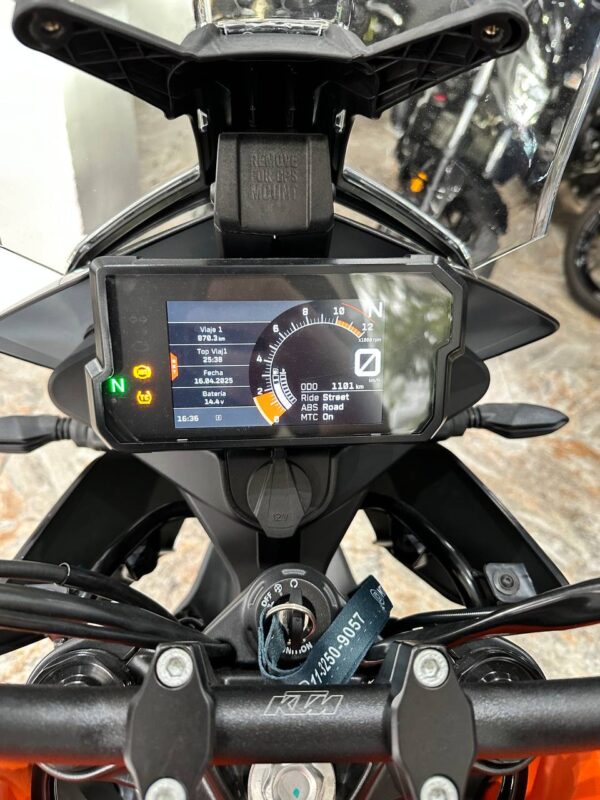 Adventure 390 SW - Imagen 8