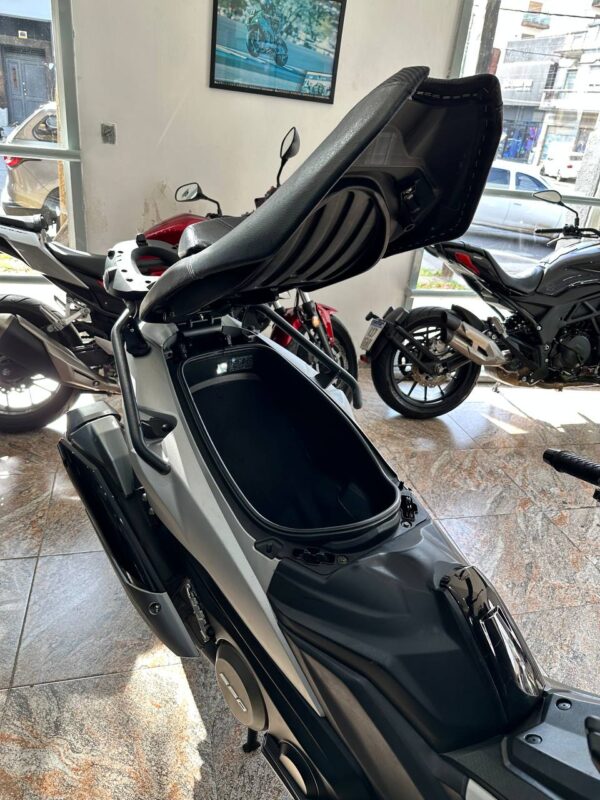 Kymco AK 550 - Imagen 7