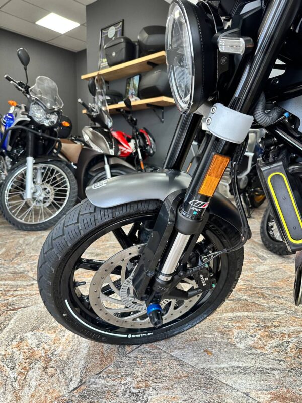 Husqvarna Svartpilen 200 - Imagen 2