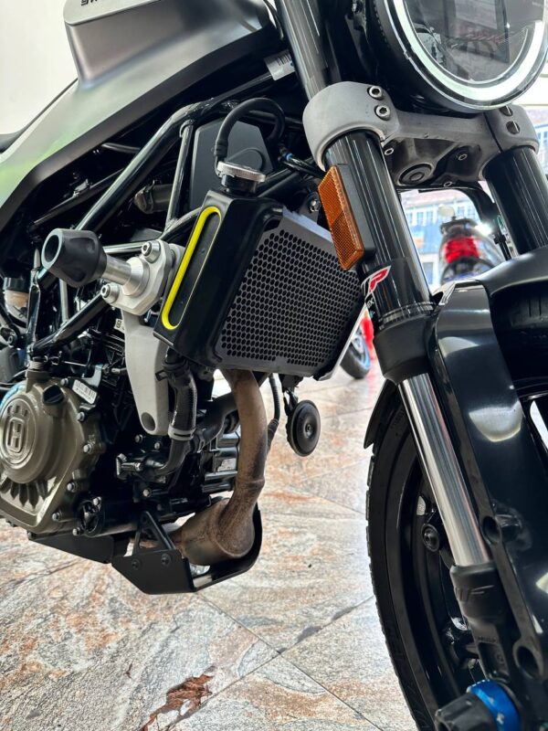 Husqvarna Svartpilen 200 - Imagen 8