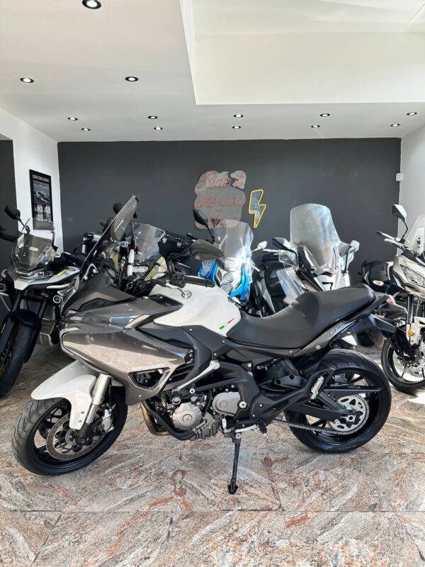 Benelli TNT 600 GT - Imagen 2