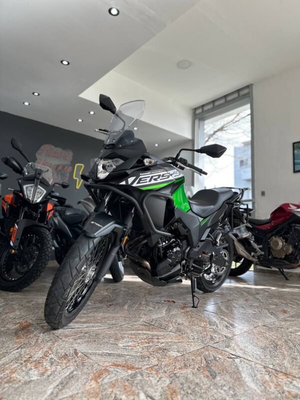 Versys 300