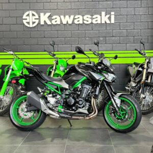 KAWASAKI Z900 VERDE