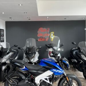 BAJAJ ROUSER NS200 2023