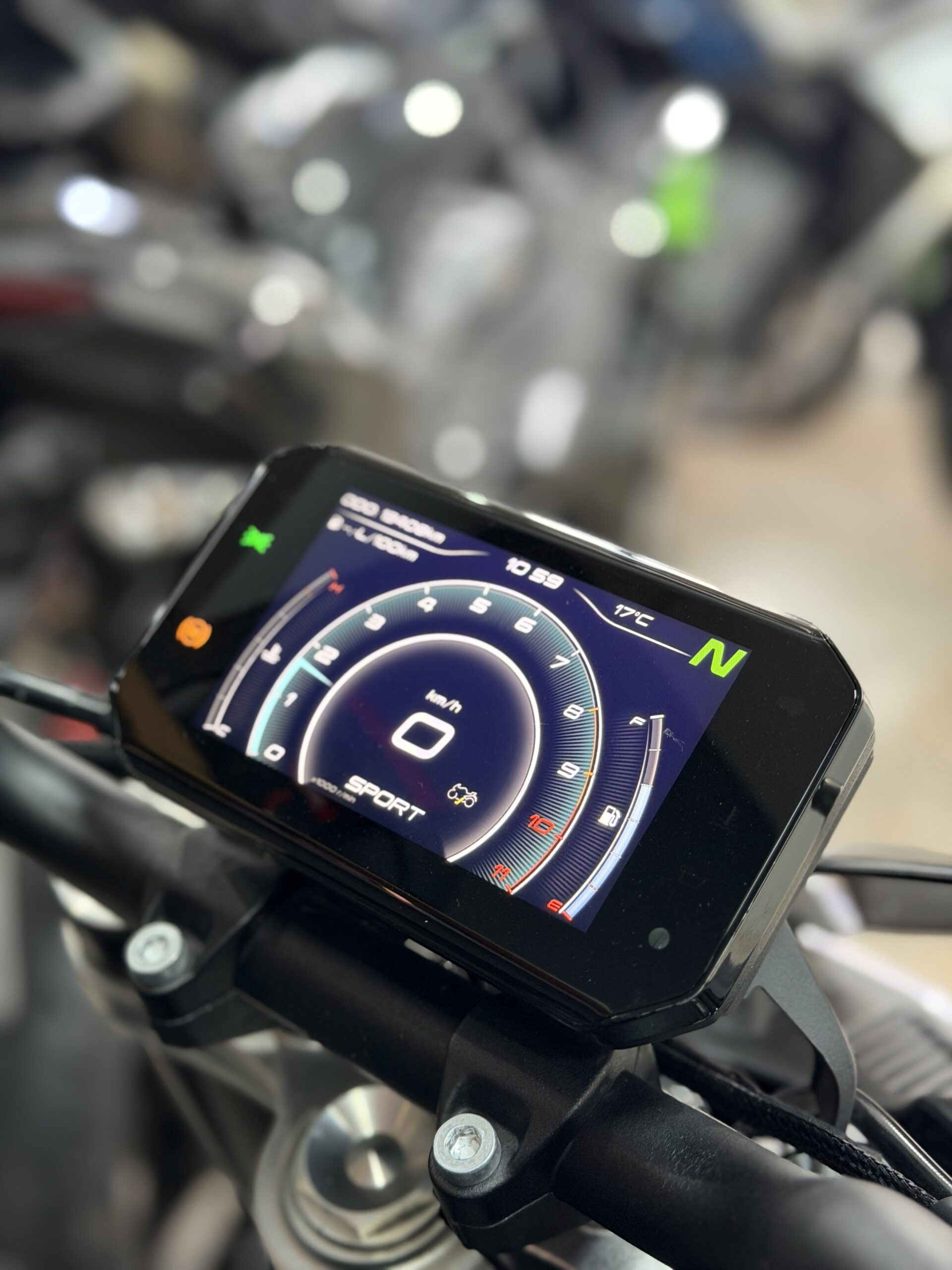 CFMoto 800NK - Imagen 5